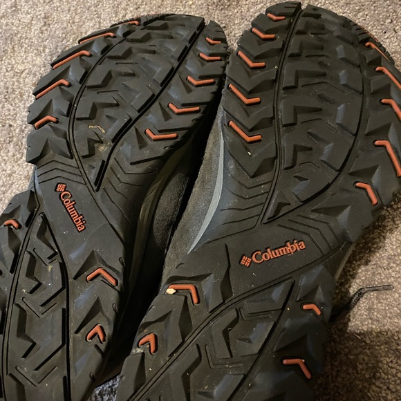 COPY - Mens Columbia hiking shoes - Picture 3 of 5